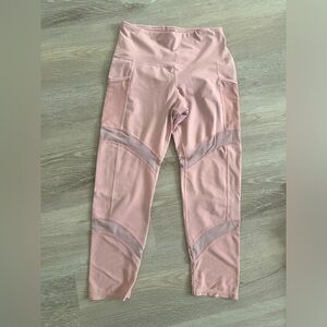 GAIAM baby pink leggings in 3/4 length. Size medium.